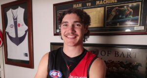 O recruta de Essendon, Jackson Artemis, apóia voo para Bombers depois de rejeitar grande acordo com a Tasmânia
