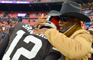 Deion Sanders descreve a jornada ‘infernal’ de Shedeur Sanders na NFL