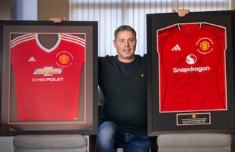 Dennis está no Manchester United há 33 anos: ‘Conversamos sobre nosso clube no Maserati de Jordi Cruyff’