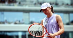 Iga Swiatek também perdeu em Paris. Gauff, o atual campeão, foi eliminado pela namorada Greekpoor.