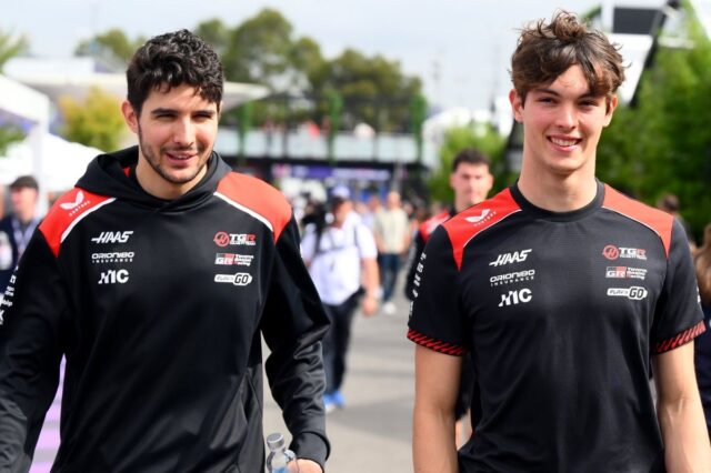 esteban-ocon-haas-f1-team-oliv-2.jpg