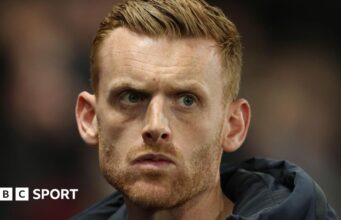 Ed Steele: Técnico do Watford demitido após menos de três meses no cargo
