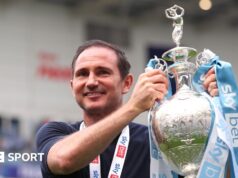 Frank Lampard foi nomeado Gerente do Ano da LMA depois de levar Coventry à Premier League.