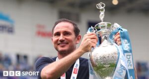 Frank Lampard foi nomeado Gerente do Ano da LMA depois de levar Coventry à Premier League.
