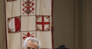 Ferruccio Ferragamo recebe título honorário da Universidade de Florença