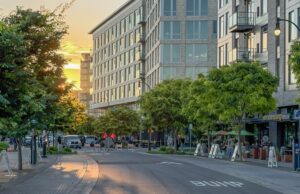 ‘Amigável para pedestres’: Vancouver bloqueia temporariamente veículos de parte do Waterfront Way