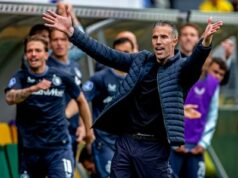 Expulsão sem precedentes de Robin van Persie após vitória tardia: ‘Ponto mais importante da temporada’