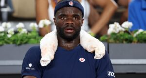 Frances Tiafoe faz comparações com o rival do Aberto da França, Ryan Garcia, enquanto o árbitro interrompe uma briga furiosa na quadra