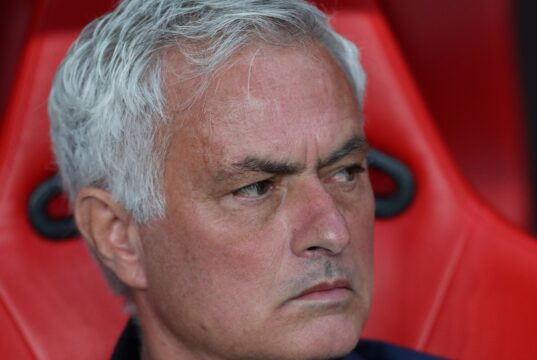 Possível retorno de Mourinho e forte renovação com reforços argentinos para curar vestiário quebrado