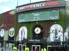 Diego Chara lidera o Grand Floral Starlight Parade de 2026 em Portland.