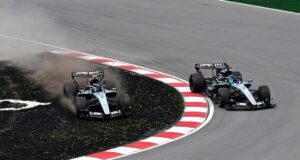 Russell venceu o sprint após o confronto de Antonelli