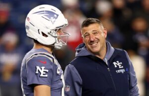 Patriots QB Drake Maye apoia Mike Vrabel em meio à saga fora de campo