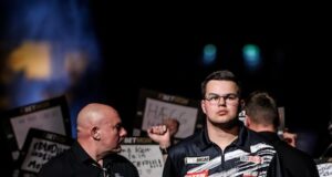 Van Veen está buscando os pontos que precisa contra Rock e Van Gerwen continua em boa forma?