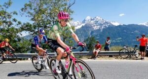 Descubra agora no e-racing com a camisa de montanha Giro: Quem é esse incomum ciclista profissional holandês?