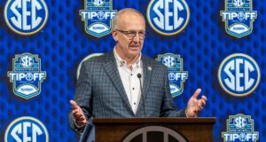Greg Sankey deixou claro que a SEC não iniciou discussões sobre o formato CFP de 16 equipes, que está no Big Ten.