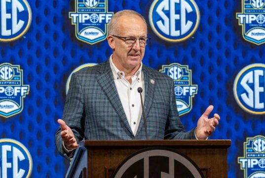 Greg Sankey deixou claro que a SEC não iniciou discussões sobre o formato CFP de 16 equipes, que está no Big Ten.