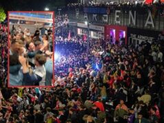 As celebrações começam em Londres. Milhares de torcedores do Arsenal comemoram o campeonato da liga. Os jogadores são loucos.