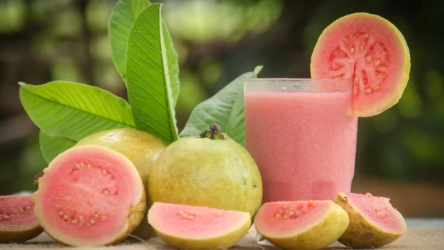guava-juice-and-fruit.webp.webp