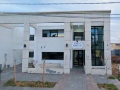 Chobot: Um menino tentou defender sua mãe de ser espancado e seu pai o atacou brutalmente