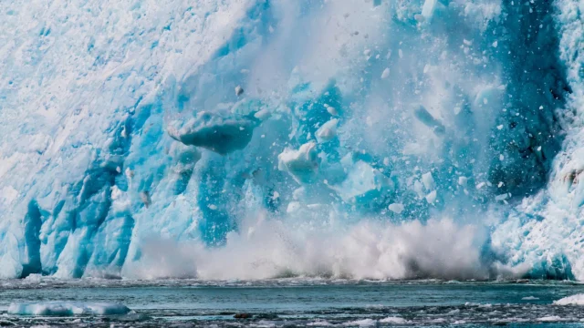 ice-falling-glacier-collapse.webp.webp