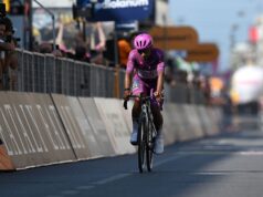 Jhonatan Narváez x Paul Magnier – Giro d’Italia maglia ciclamino Swing em apoio ao equatoriano antes da próxima corrida de montanha.