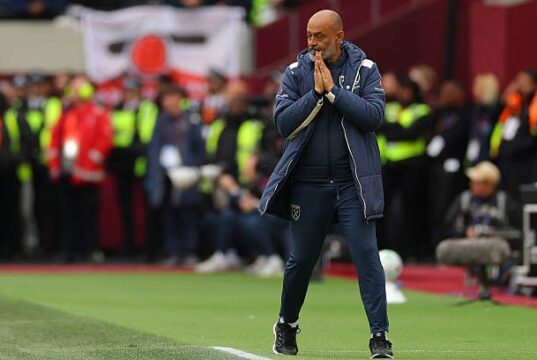 Nuno Espírito Santo critica dirigentes após polêmica chamada do VAR contra o Arsenal