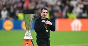 Aston Villa vence a Liga Europa por 3 a 0 contra o Freiburg e Unai Emery faz história