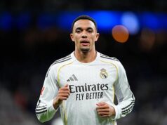 Teddy Sheringham aconselha Trent Alexander-Arnold para uma mudança surpreendente no Arsenal, já que o retorno do Liverpool está descartado