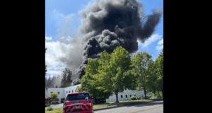 ‘Recursos estão protegidos’: Bombeiros de Salem respondem ao incêndio em armazém, Oregon State Fire Marshal