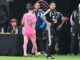 Lionel Messi lesionado em campo Preocupado com os preparativos da Argentina para a Copa do Mundo
