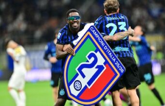 Denzel Dumfries conquista o segundo título com o Inter desempenhando um papel coadjuvante no lugar de Stefan de Vries.