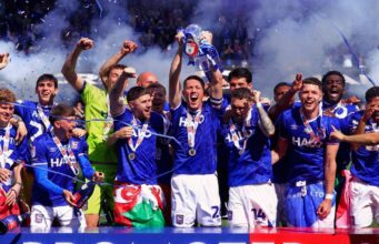 O Ipswich recebeu um prazo de transferência logo após a promoção à Premier League