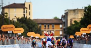Giro d’Italia Feminino: Lorena Wiebes faz jus à sua reputação com a vitória na fase 1