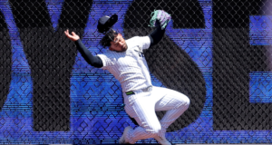 Yankees Jasson Domínguez saiu de campo após bater na parede