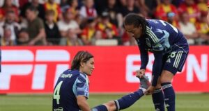 Por que o Ajax entrou em colapso repetidas vezes após o intervalo: os números chocantes por trás da queda
