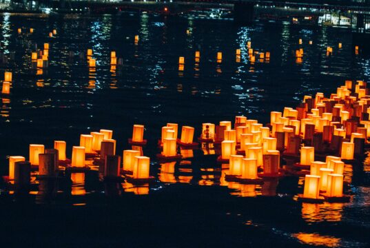 Evento: Loy Krathong ilumina o Parque Idro Carlo de Milão para uma noite mágica