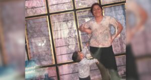Artista latino compartilha músicas para mamães e mamães