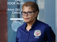 Karen Bass admite que não está atingindo seu objetivo de acabar com a crise dos sem-teto em Los Angeles.