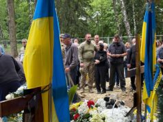 Lviv, Ucrânia A vida diária alterna entre funerais e concursos de beleza