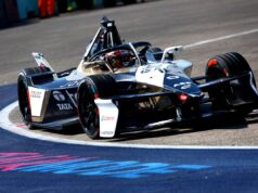 Evans luta para vencer duas notáveis de 17 corridas