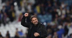 Leeds está entrando na corrida para contratar um novo atacante de Calvert-Levein