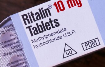 A demanda por medicamentos para TDAH distribuídos pelo NHS aumenta dez vezes, custando aos contribuintes £ 160 milhões por ano