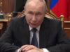 O paranóico Putin força as autoridades a REMOVER os relógios durante as reuniões ‘em meio a temores de assassinato ao estilo 007’
