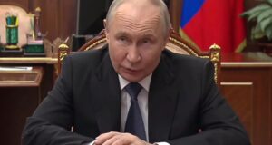 O paranóico Putin força as autoridades a REMOVER os relógios durante as reuniões ‘em meio a temores de assassinato ao estilo 007’