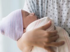 Ter filhos mais tarde pode forçá-lo a trabalhar mais tempo – o que você precisa saber