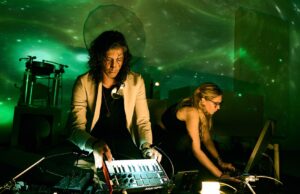 ‘Redshift’ combina o Telescópio Espacial James Webb, Artemis 2 e Pink Floyd em uma viagem cósmica através da luz e do som (vídeo, fotos)