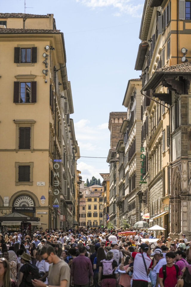 overtourism_firenze_ph-marcobadiani_2-1920x2880.jpg