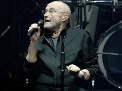 Phil Collins faz rara aparição pública meses depois de revelar sérios problemas de saúde