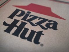 Franqueado da Pizza Hut segue sistema de entrega de IA e alega US$ 100 milhões em danos