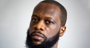 O rapper fugitivo Plath se entrega para iniciar sentença de 14 anos de prisão